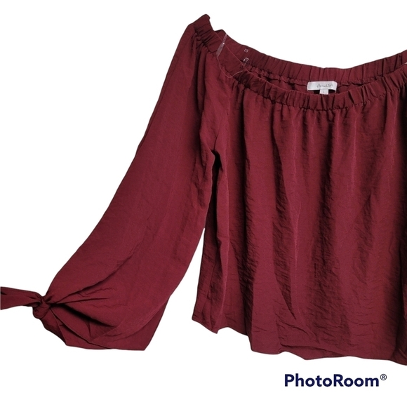 Active USA burgundy off the shoulder blouse - Picture 3 of 9